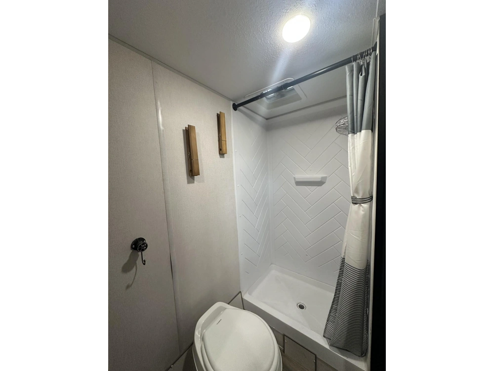 2022 Prime Time Avenger 17fqs alt