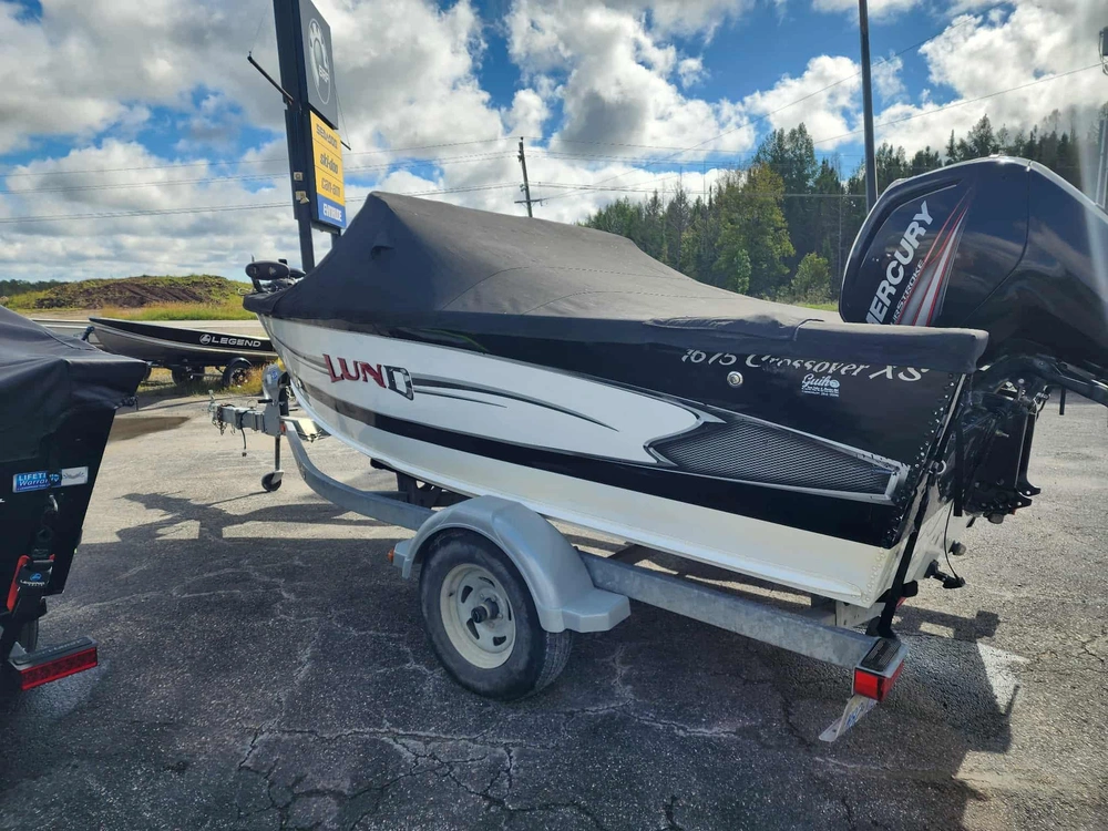 2015 Lund Boat Co Crossover Fs alt