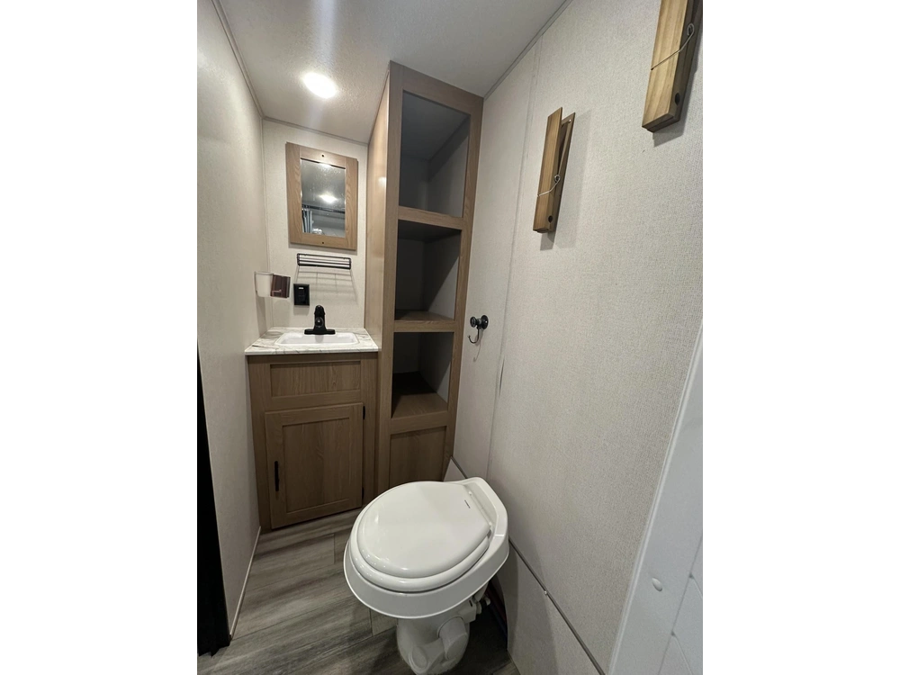 2022 Prime Time Avenger 17fqs alt