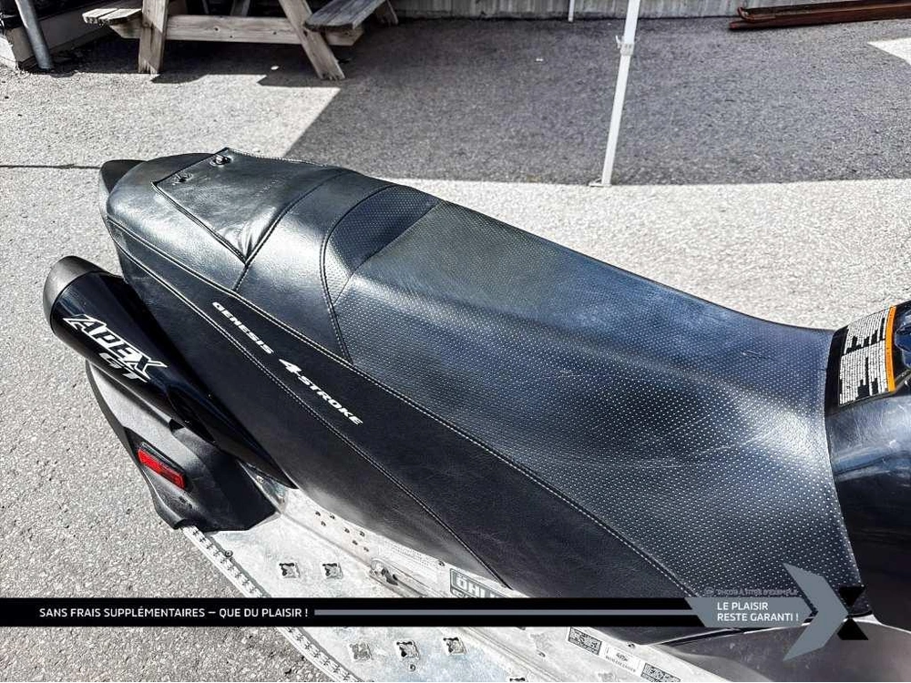 2010 Yamaha Apex Gt alt