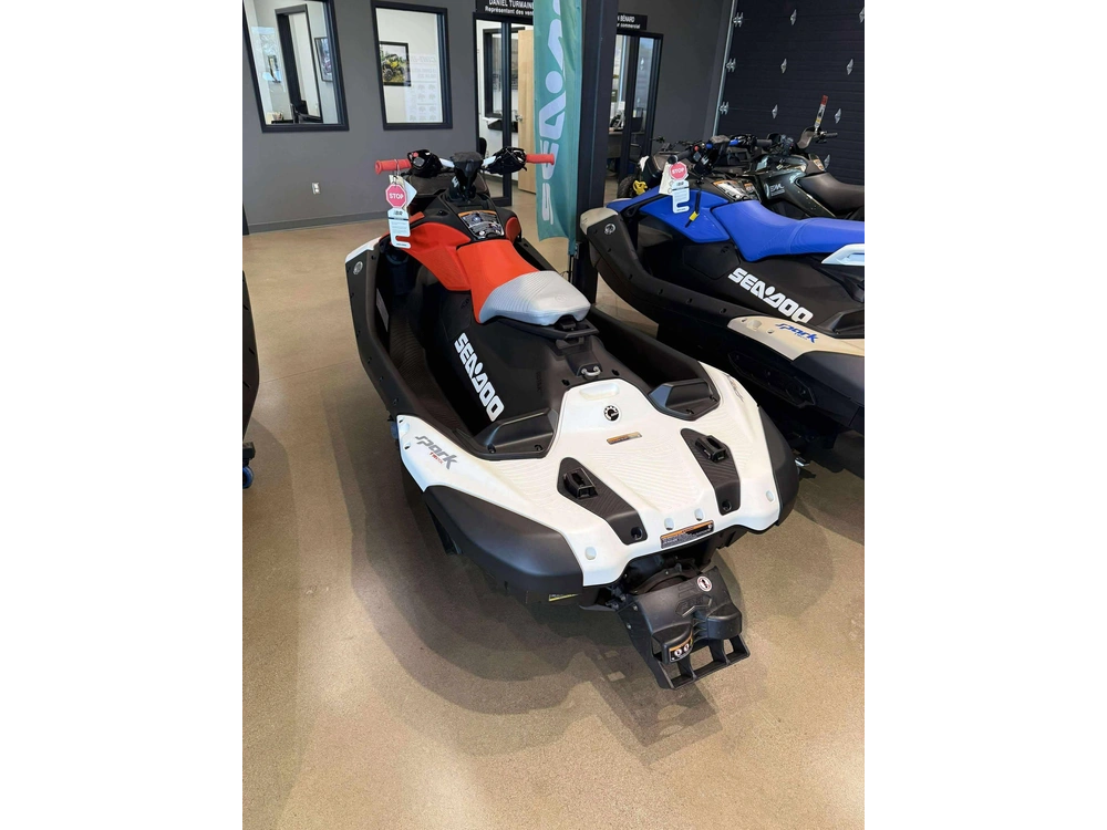 2025 Sea Doo Spark Trixx Pour 1 Au alt