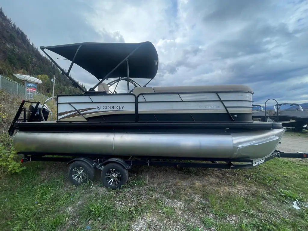 2023 Godfrey Marine Sweetwater Cruise SW 2186 C GTP 27 in. Center Tube 