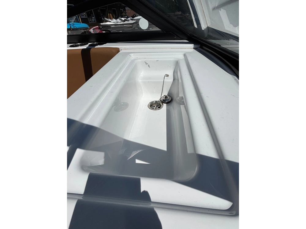 2022 Glastron Gt 205 Mercruiser 4.5l alt