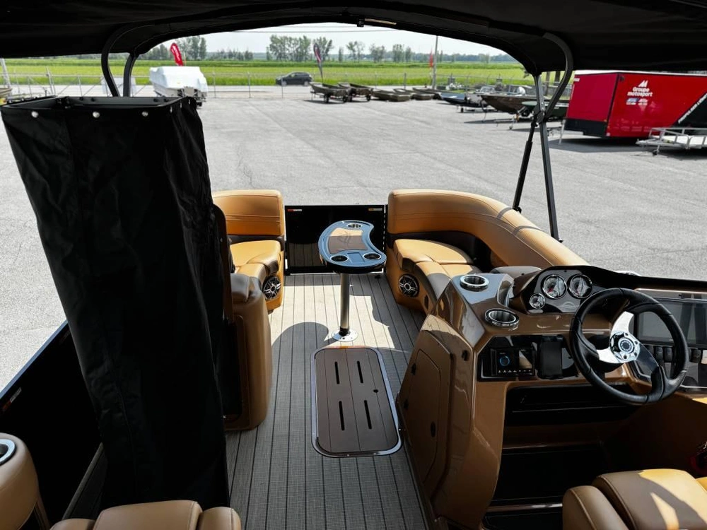 Suncatcher G3 Fusion 324sl 2025 + Remorque + Moteur Yamaha 200 Hp Vmax Sho 2025 alt