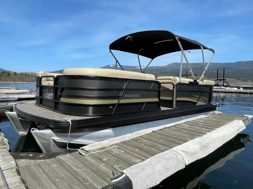 2023 Godfrey Marine Sweetwater Cruise SW 2186 C GTP 27 in. Center Tube 
