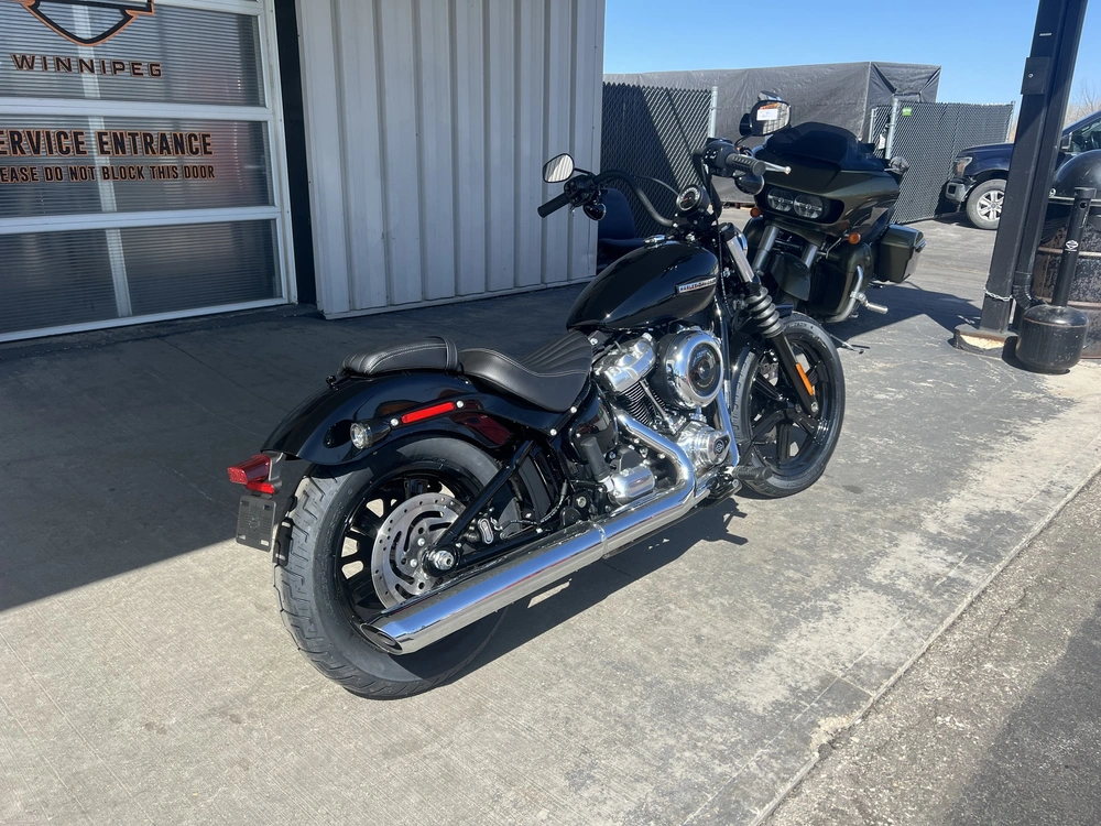 2025 Harley-davidson Street Bob alt
