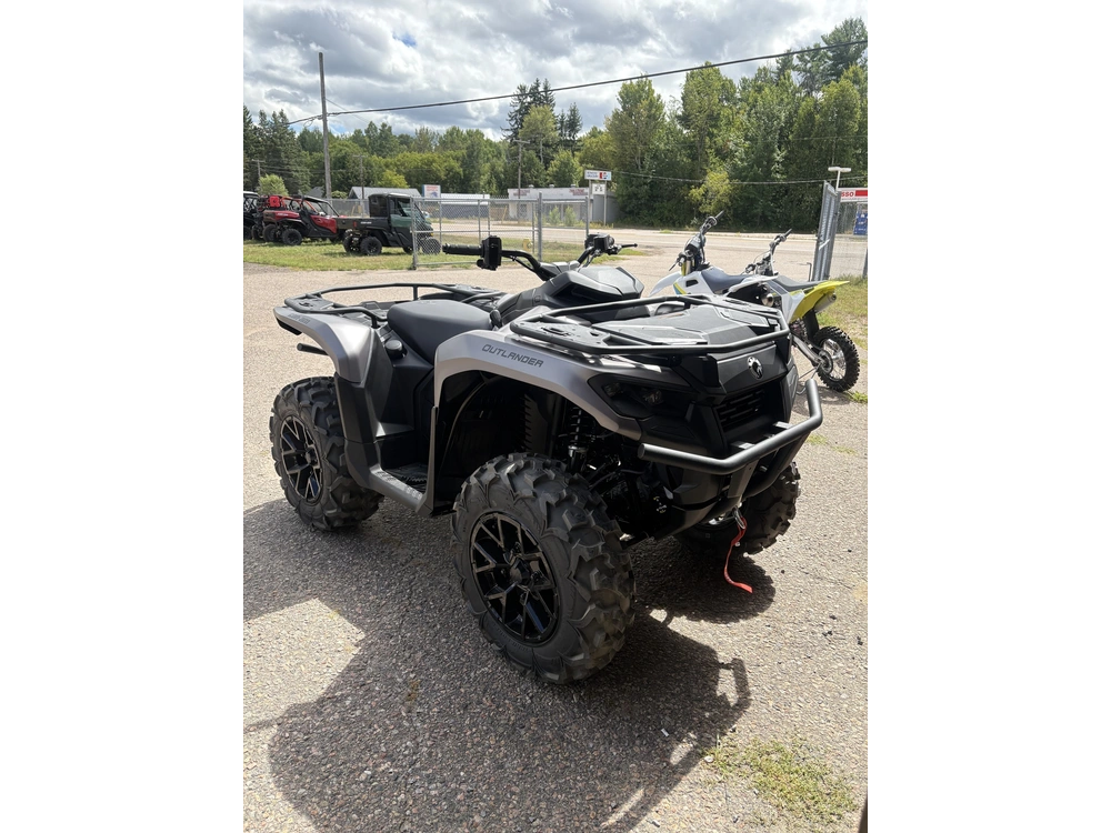2025 Can-am Out Xt 700 alt