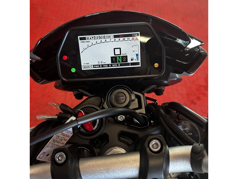 2025 Yamaha Mt 10 alt