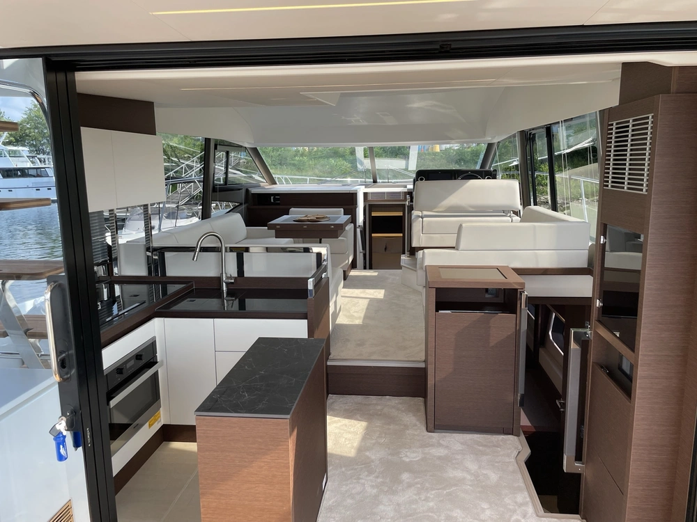 Prestige Yachts 520 Fly - Diesel 2022 alt