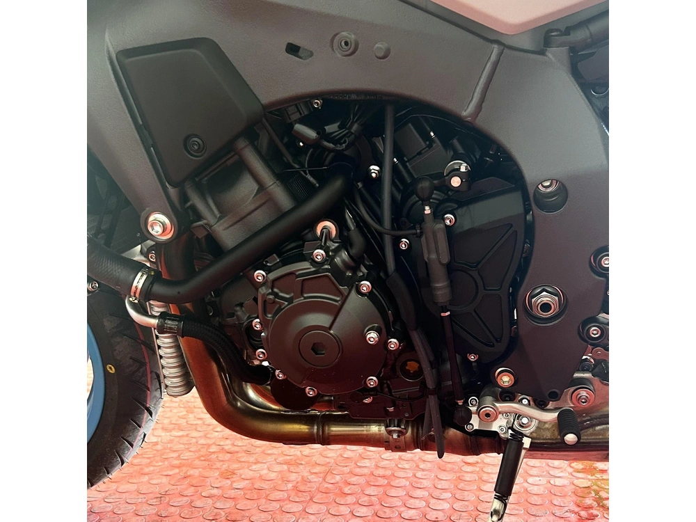 2025 Yamaha Mt 10 alt