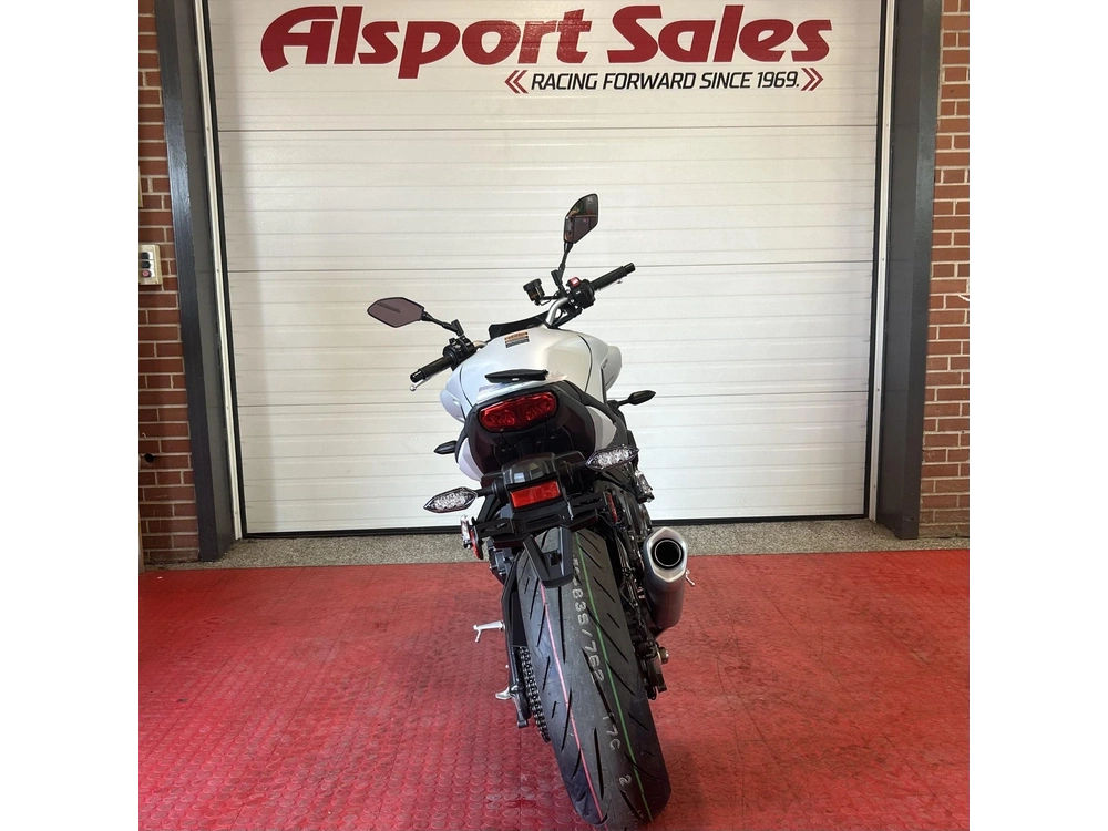 2025 Yamaha Mt 10 alt