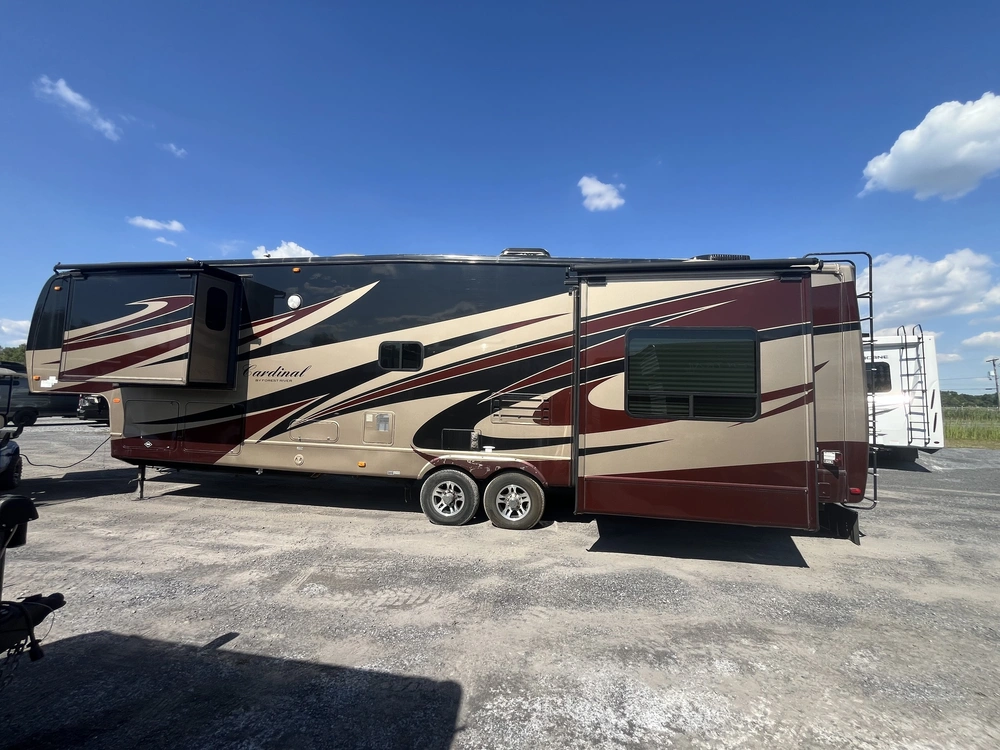 Forest River Cardinal 3640r 2010 alt