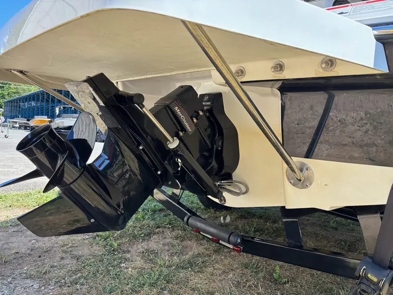 Glastron GT 205 MERCRUISER 4.5L 2022