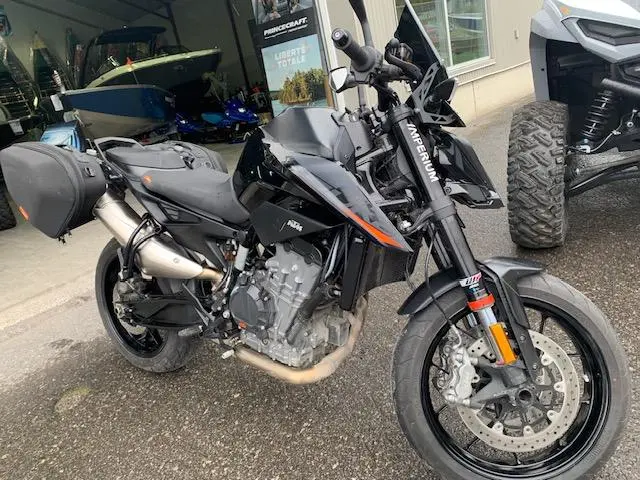 2022 KTM DUKE 890