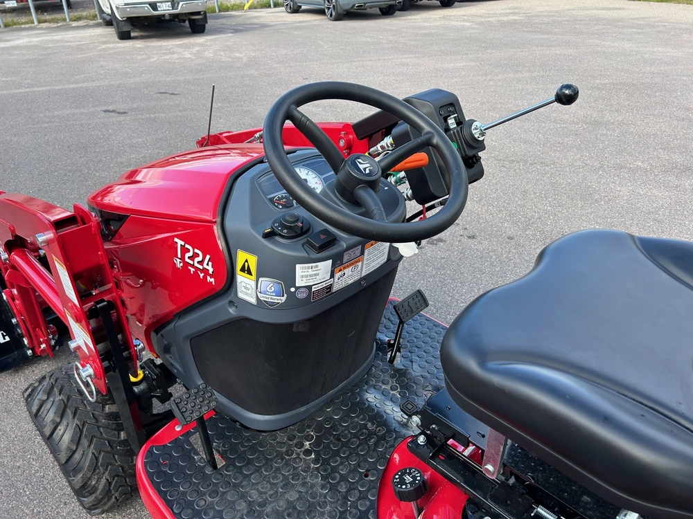 2025 Tym T224h Retrocaveuse (backhoe) alt