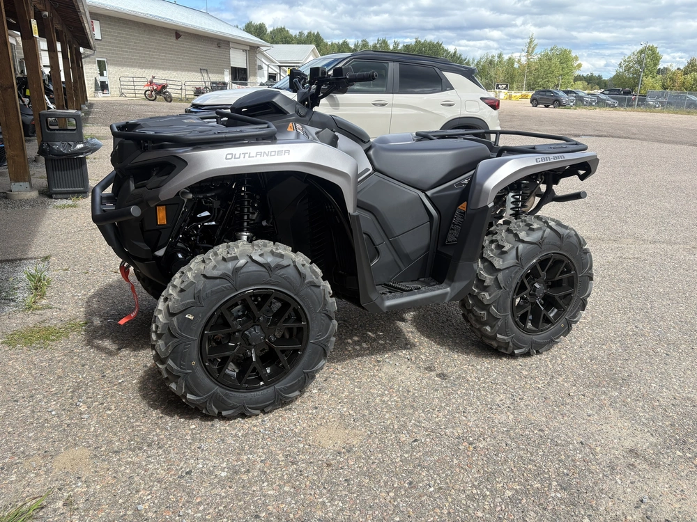 2025 Can-am Out Xt 700 alt