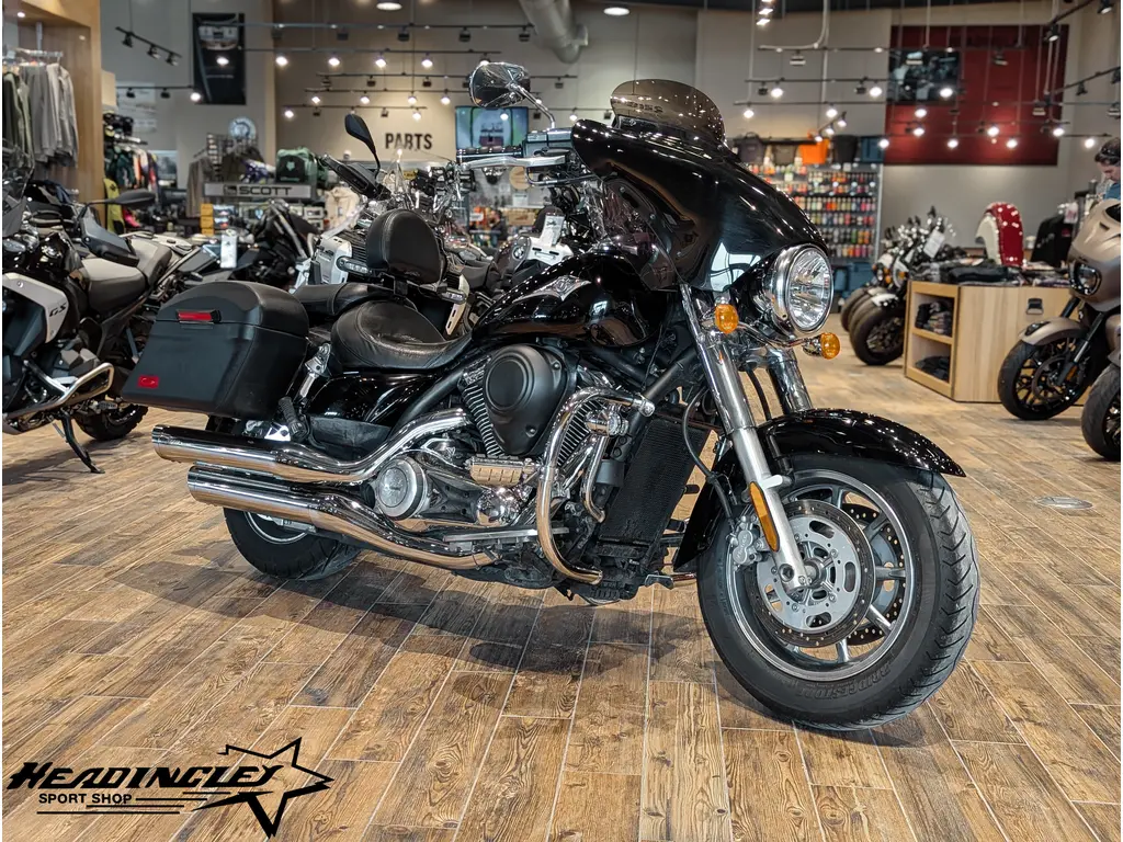 2010 Kawasaki Vulcan 1700 Classic // Ebony