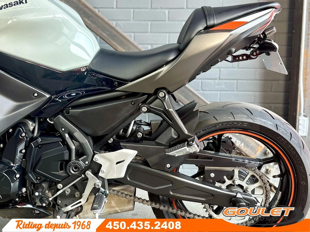 Kawasaki Ninja 650 Blanc 2023 alt