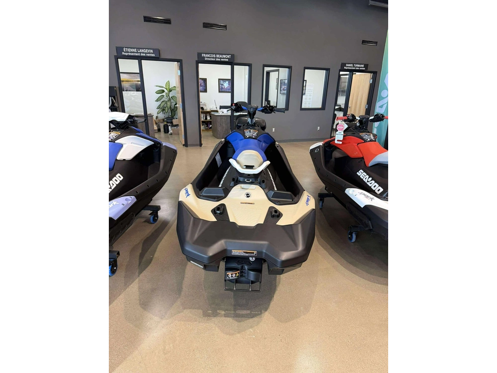 2025 Sea Doo Spark Trixx Pour 3 Au alt