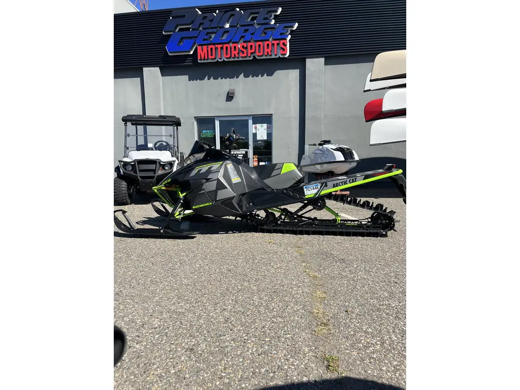 2017 Arctic Cat M 8000 162 LTD US BLK