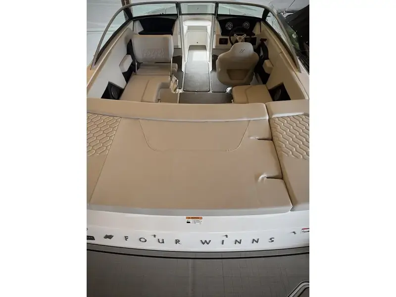 Four Winns H2 FREEDOM MERCRUISER 4.5L 2026