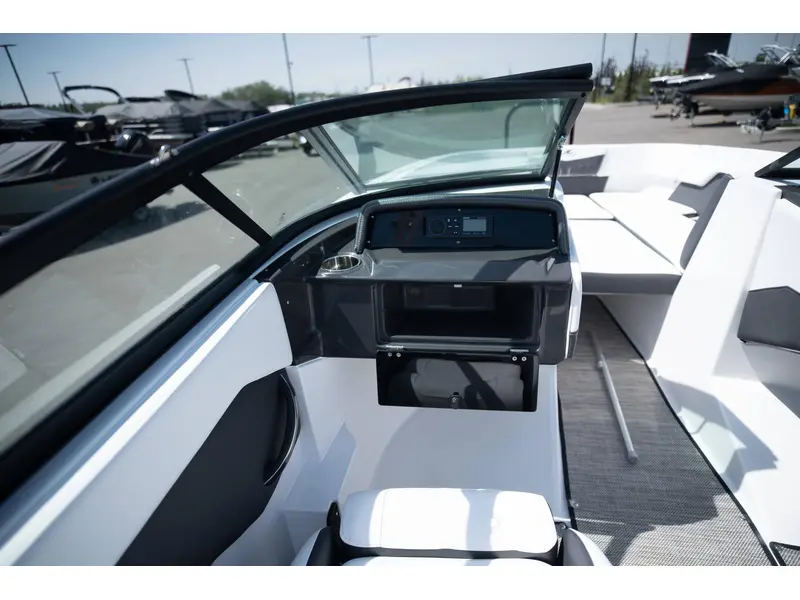 2023 Monterey Boats M225 BOWRIDER thumbnail 16