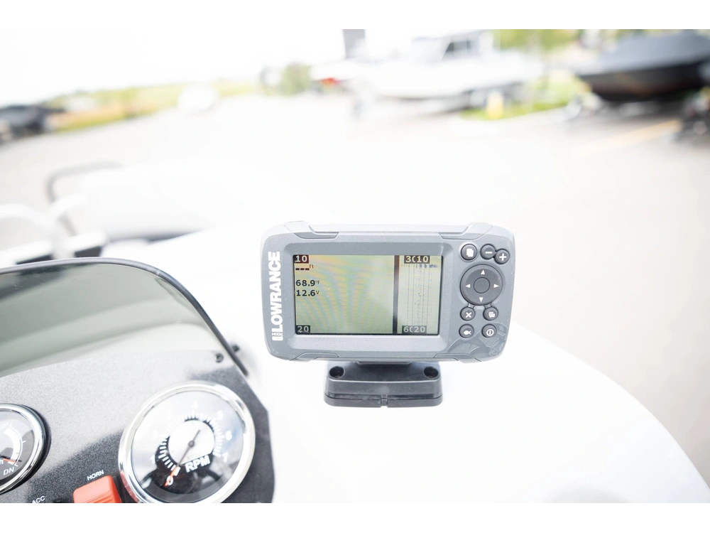 2023 Lowe Boats Ultra Cruise 200 alt