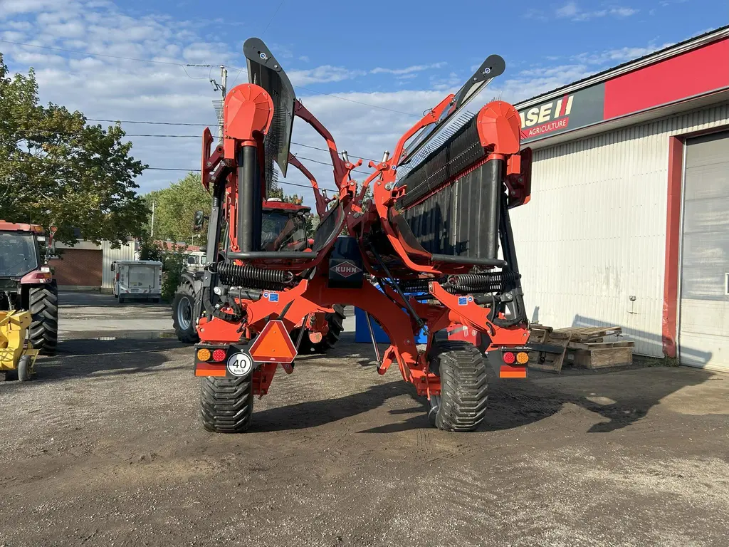 2024 Kuhn MM950