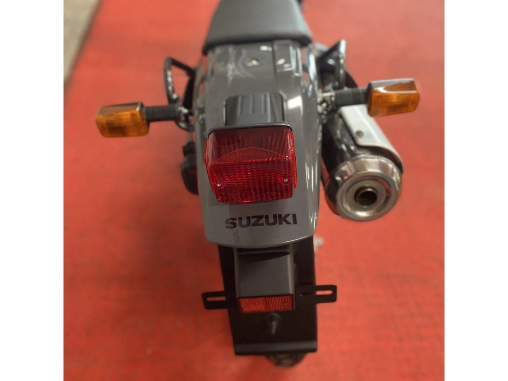 2025 Suzuki Dr 650s alt