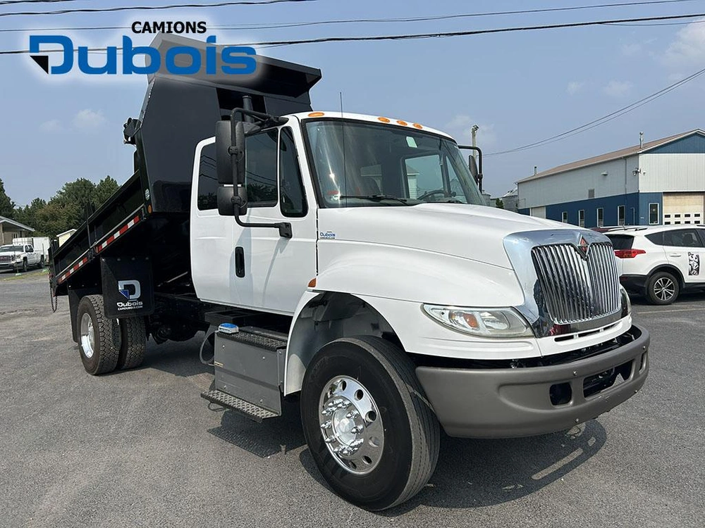2016 International 4300 alt