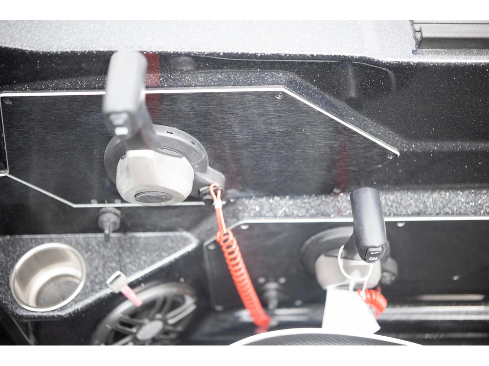 2025 Skeeter Products Wxr2060f alt