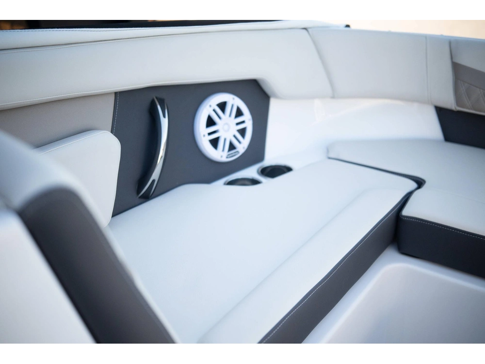 2024 Monterey Boats M205 Bowrider alt