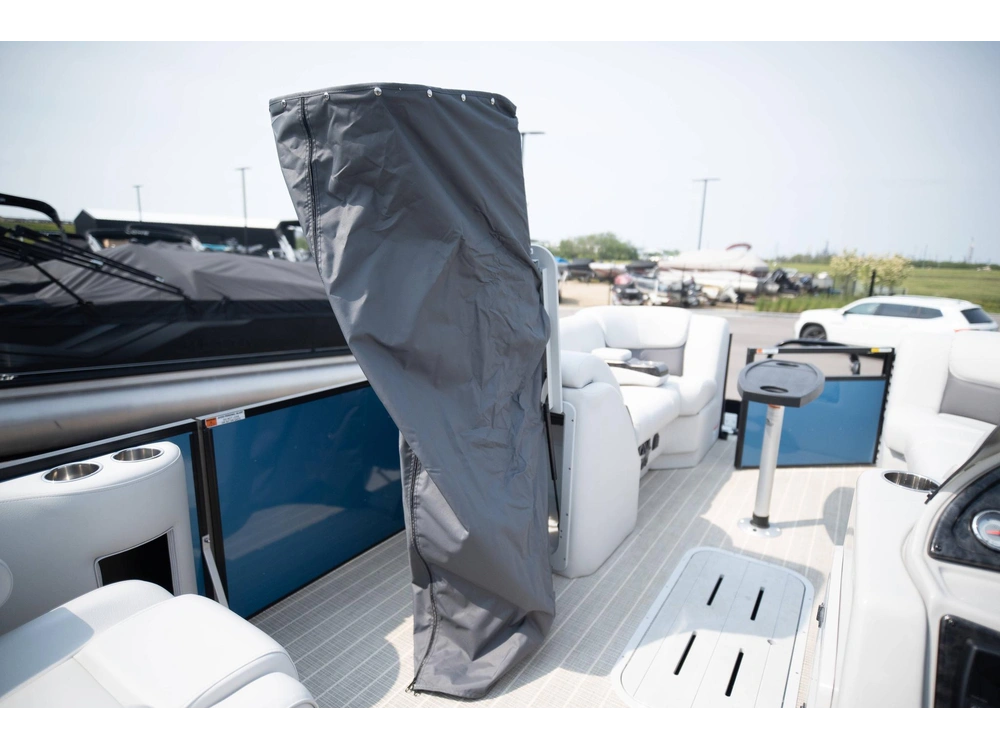 2024 Suncatcher Fusion 322rc alt