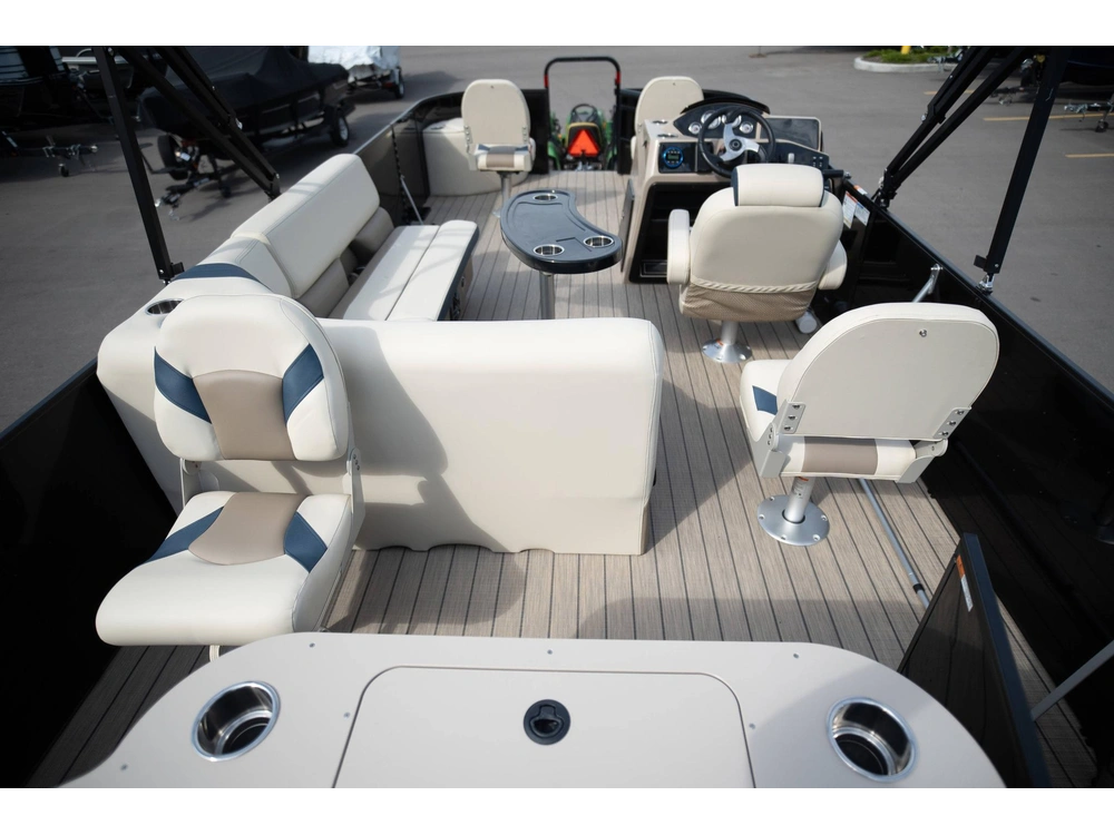 2025 Suncatcher Select 20f alt