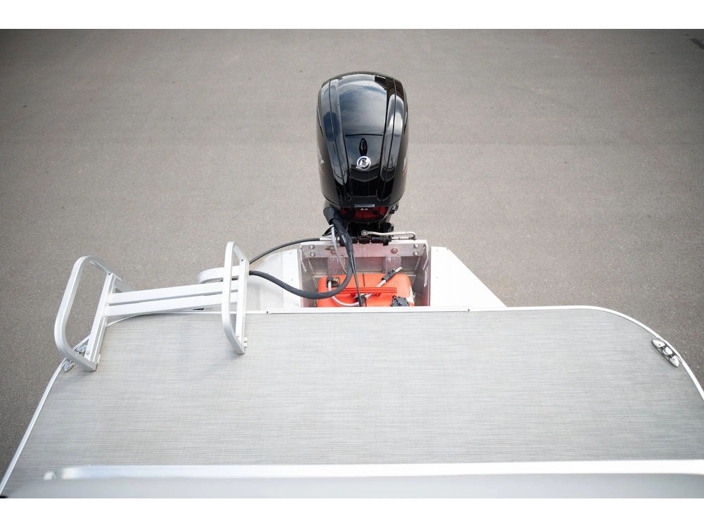 2023 Lowe Boats Ultra Value 200 alt