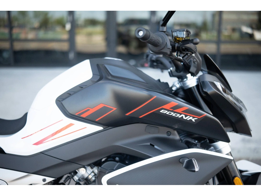 2025 Cfmoto 800nk alt