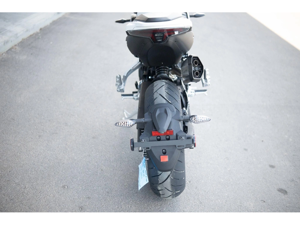 2025 Cfmoto 800nk alt