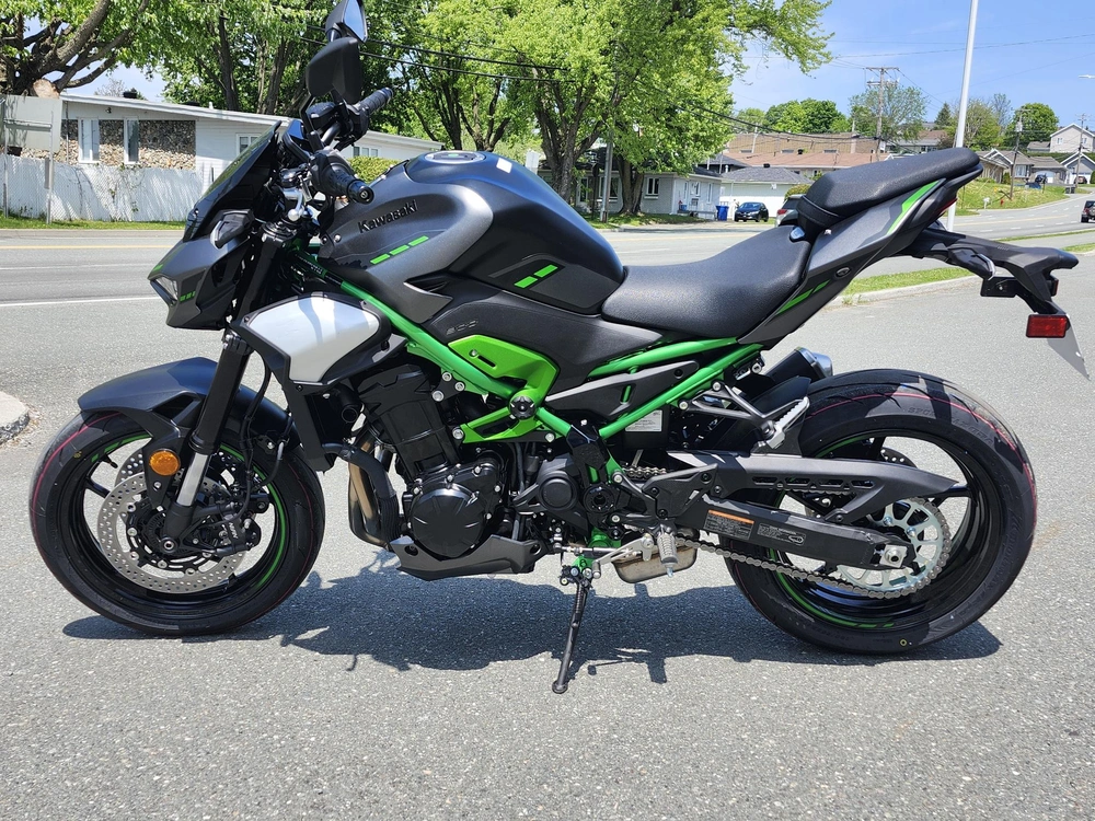 2025 Kawasaki Z900 2025 Prix Détail 12 294$ Accélérations Franches Assurées alt
