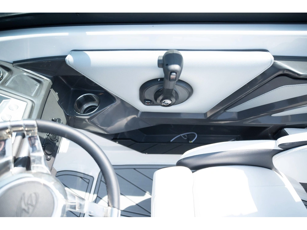 2024 Monterey Boats 218ss Bowrider alt