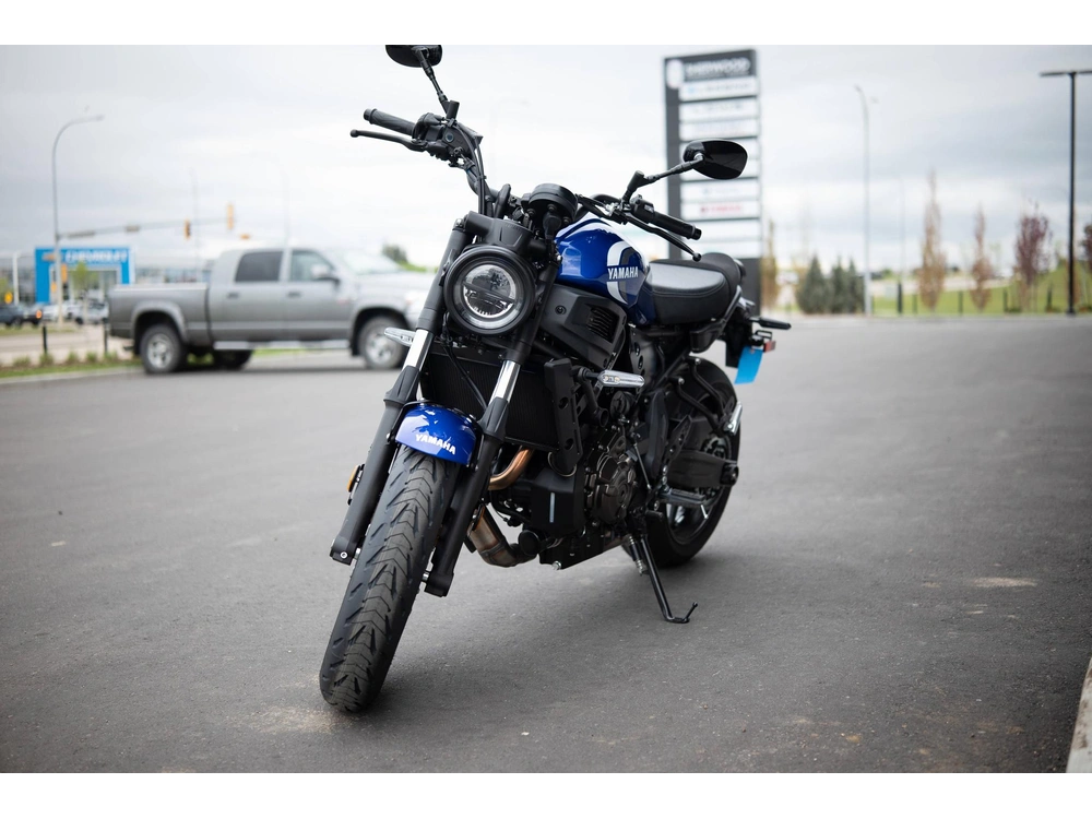 2024 Yamaha Xsr700 alt
