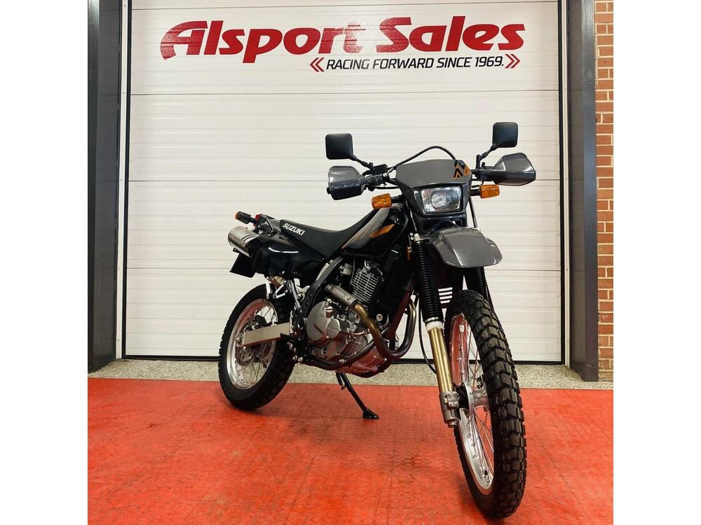 2025 Suzuki Dr 650s alt