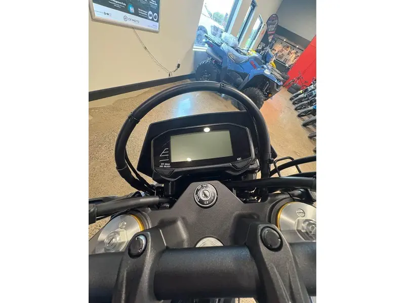 2025 Suzuki DR-Z4S thumbnail 5