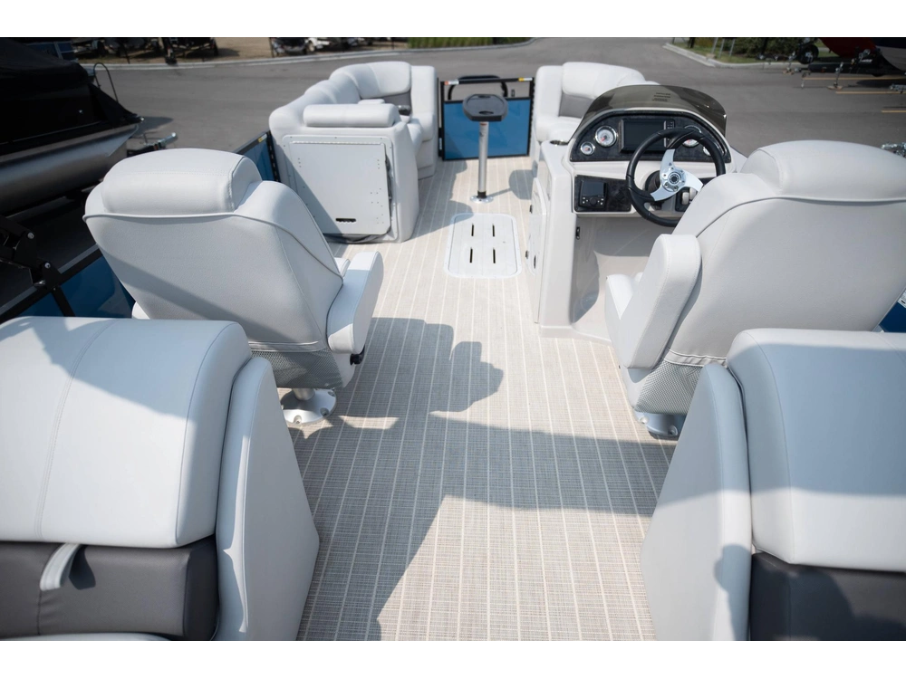 2024 Suncatcher Fusion 322rc alt