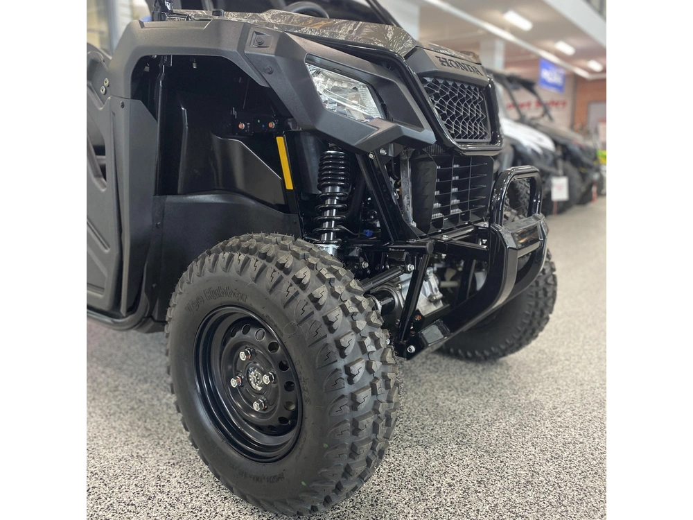 2025 Honda Pioneer 520 Camo alt