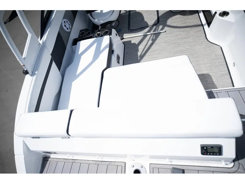 2023 Monterey Boats M225 BOWRIDER thumbnail 27