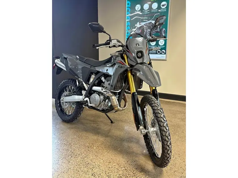 2025 Suzuki DR-Z4S