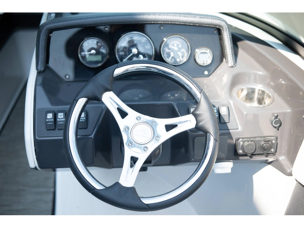 2023 Monterey Boats M205 Bowrider alt