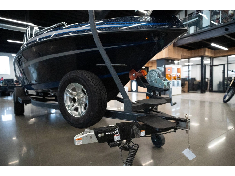 2025 Skeeter Products Solera 189 alt