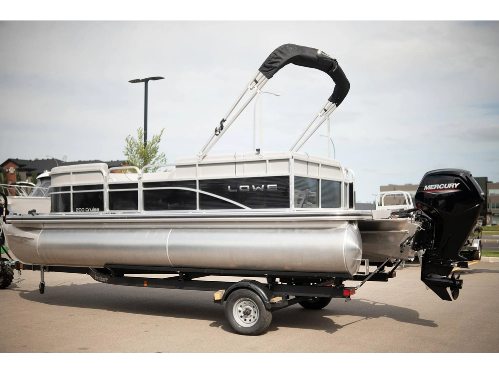 2023 Lowe Boats Ultra Cruise 200 alt