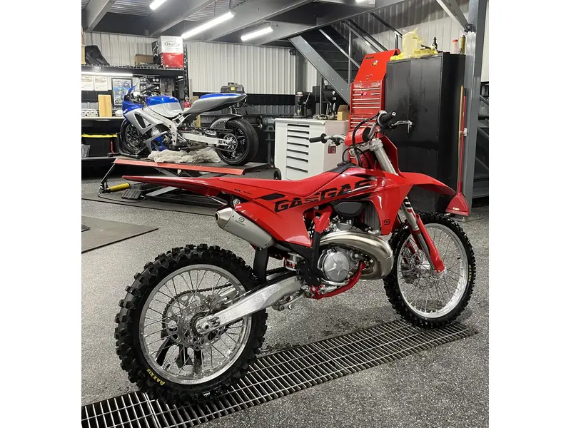 2025 GASGAS MC 250 thumbnail 2